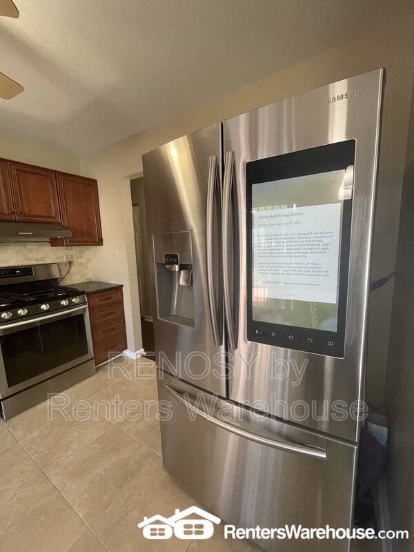 Building Photo - 9 Snug Lagoon Ct