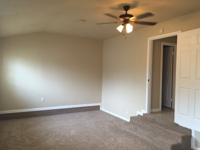 Building Photo - Huge Updated 4 Bedroom/2 Bath/2 Living Room House close to TTU - Available AUGUST