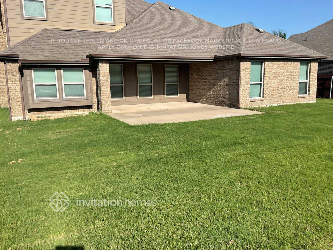 Building Photo - 5609 Paradise Dr
