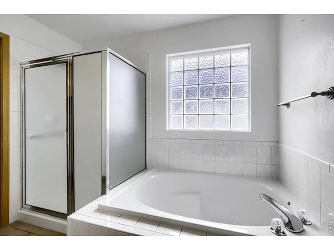 Building Photo - 557 Trailwood Cir