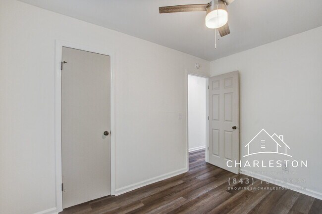 Building Photo - 114 Langley Dr