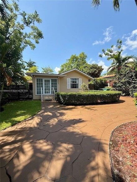 Primary Photo - 4456 SW 10th St