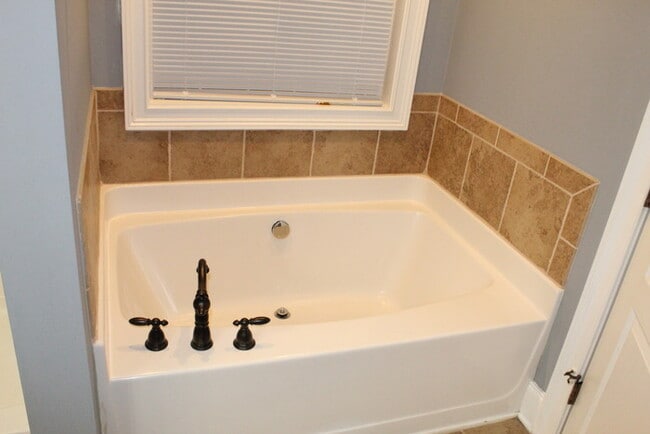 Building Photo - West Augusta Home with Separate Mother - In - Law Suite