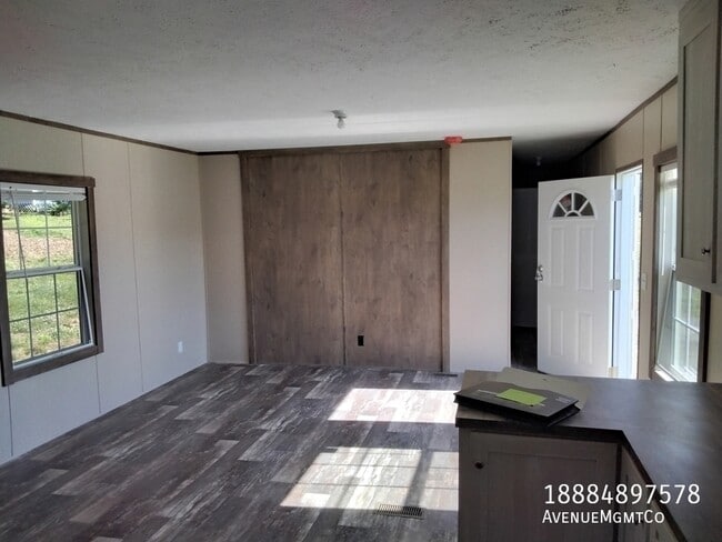 Building Photo - 112 Old Tavern Ln