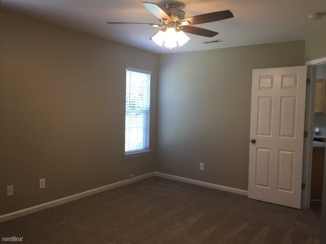 Building Photo - 1650 Sandersted Village Cir