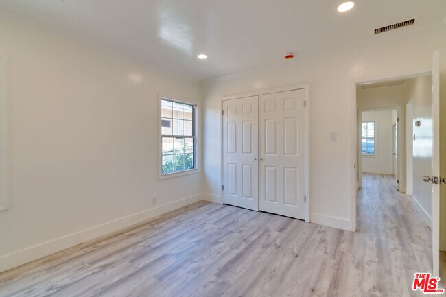 Building Photo - 8037 Campion Dr