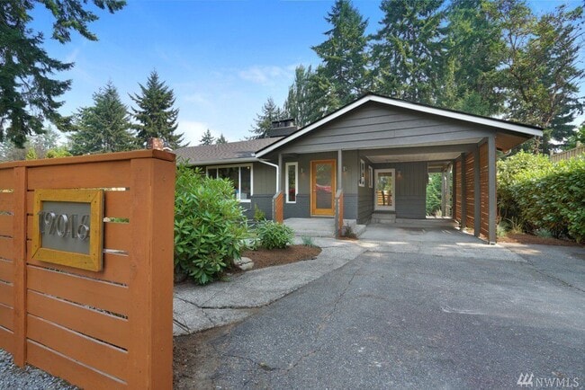 Building Photo - Gorgeous 4 Bedroom, 4 Bath +Bonus Room in Richland Heights