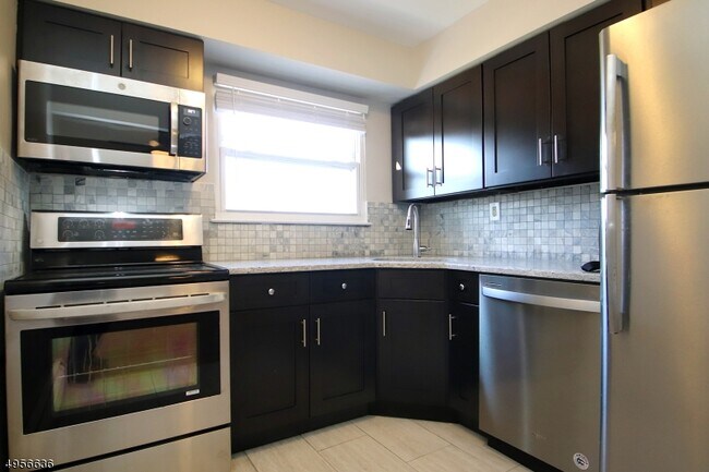 Building Photo - 515 Andria Ave