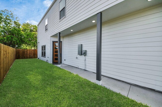 Building Photo - 9307 Jutland Rd