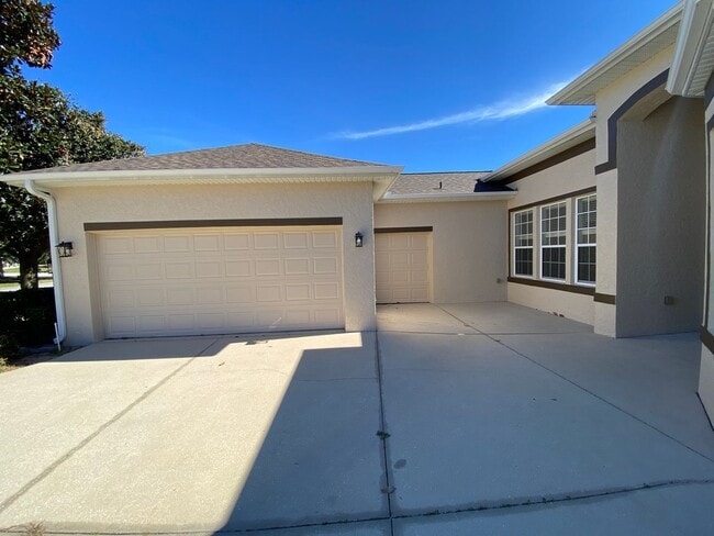 Building Photo - ANNUAL Lease – Unfurnished – Golf Course Lot - Designer Home in the highly sought-after gated com...