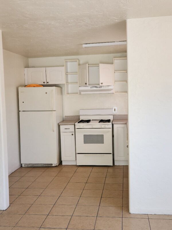 Building Photo - 2140 N Forgeus Ave