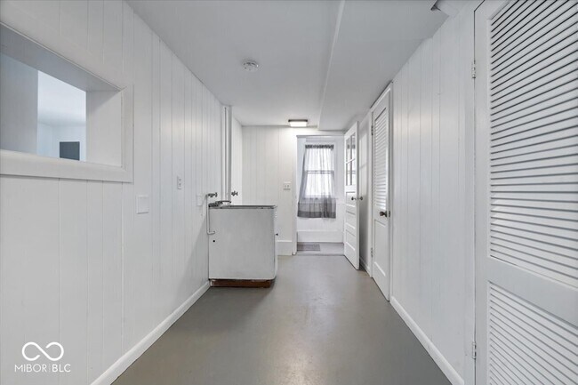 Building Photo - 10293 E County Rd 100 S