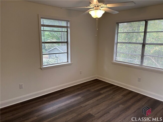 Building Photo - 148 Johnson Dr