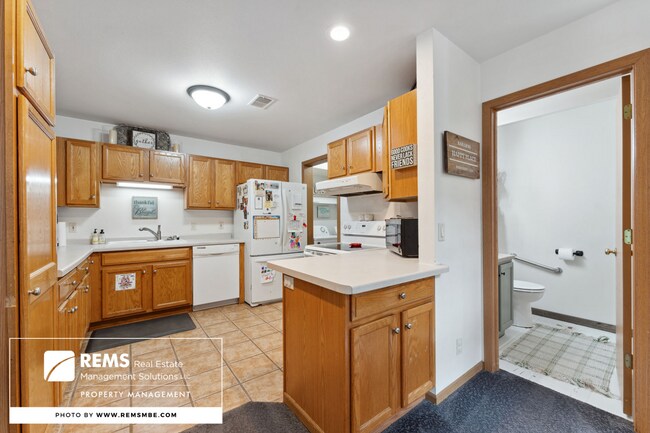 Building Photo - 815 Island Ct