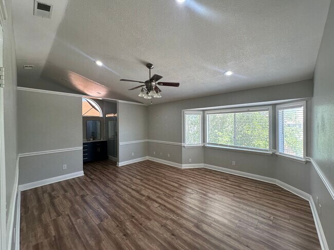 Building Photo - 1643 Derby Ct