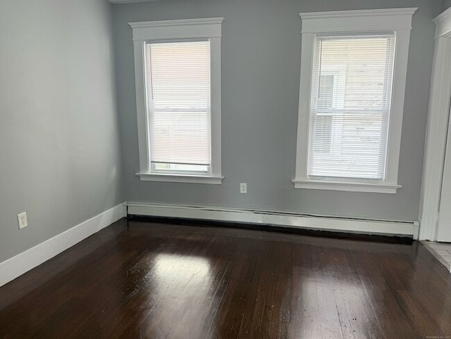 Building Photo - 135 Pendleton St