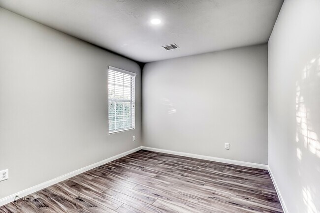 Building Photo - 5405 Rio Ramos Ct