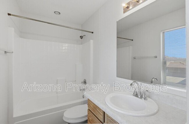 Building Photo - 3332 S Bowman Rd