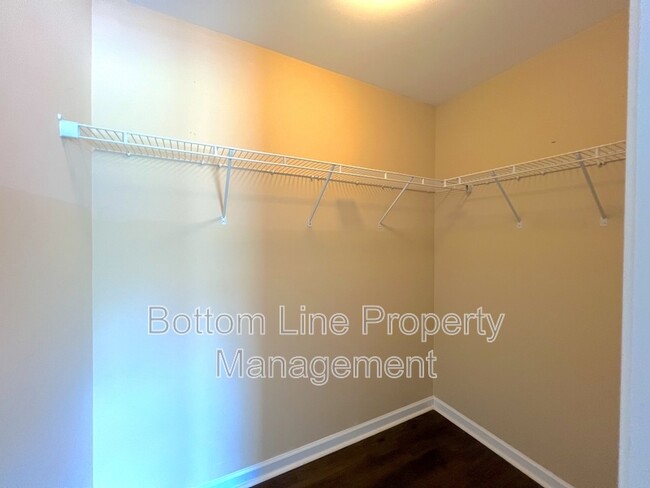 Building Photo - 815 Sarah Laura Ln
