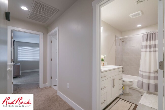 Building Photo - 711 S Malorie Wy