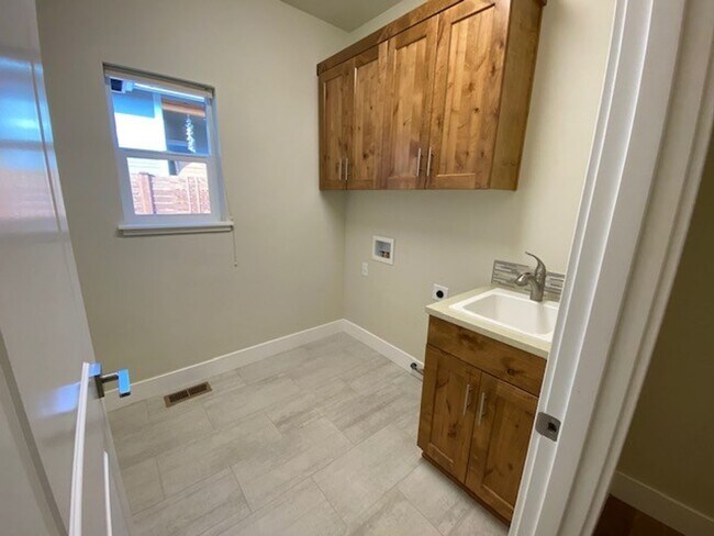 Building Photo - 20781 Kilbourne Loop