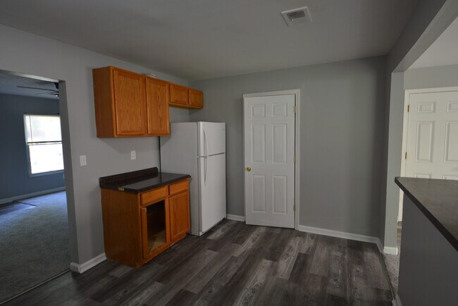 Building Photo - 10032 Regency Ct