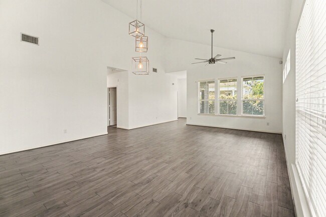 Building Photo - 3413 Omega St