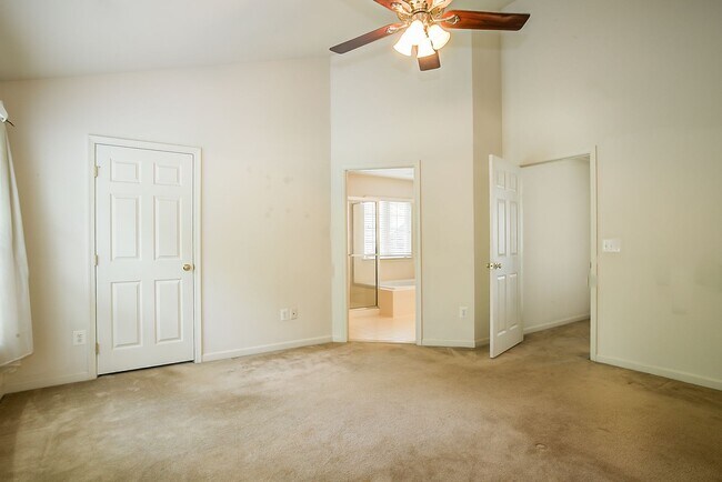 Building Photo - 616 Rainier Rd