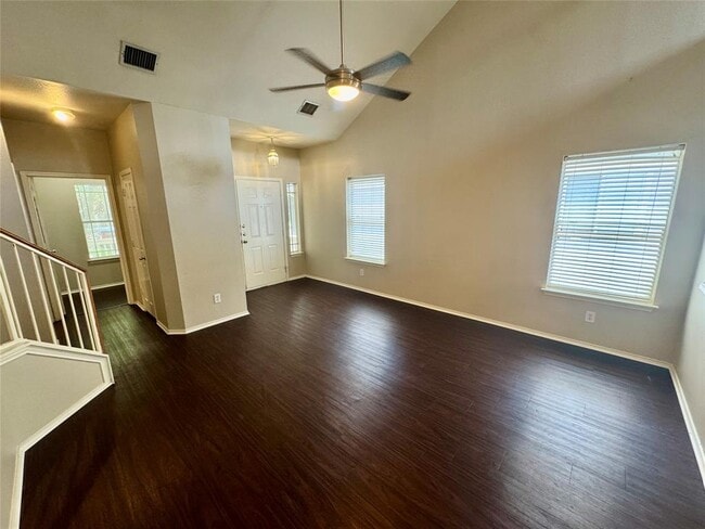 Building Photo - 295 Strawn