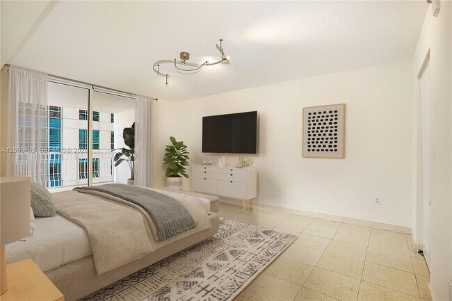 Building Photo - 1200 Brickell Bay Dr