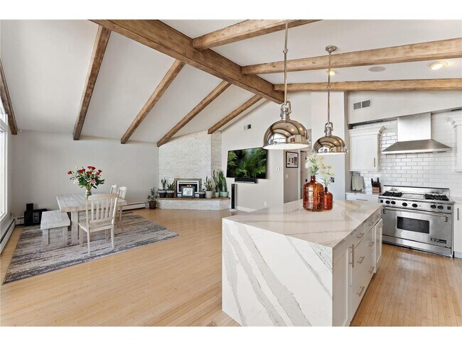 Building Photo - 4440 Denbigh Rd