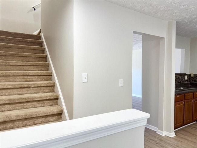 Building Photo - 1708 Redan E