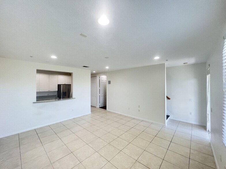 Building Photo - 1284 Piazza Antinori