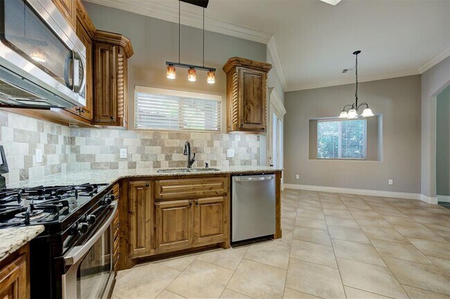 Building Photo - 2101 Kendal Ct