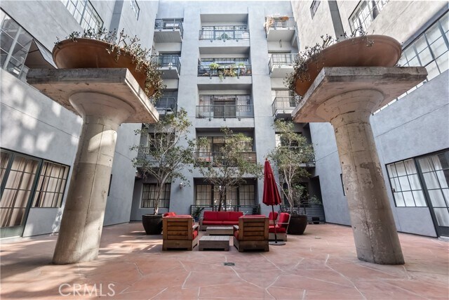 Building Photo - 420 San Pedro St