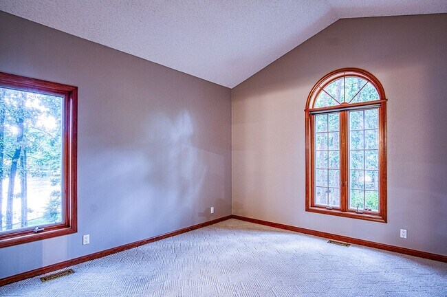 Building Photo - Lake Balboa | Home | Unfurnished