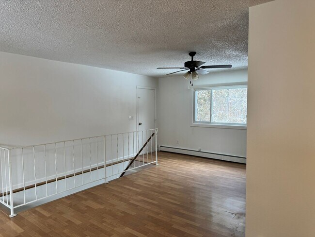 Building Photo - 4400 Everton Dr