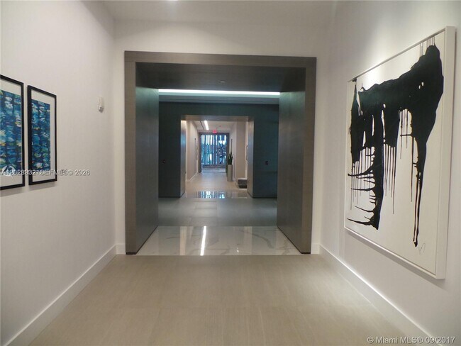 Building Photo - 17111 Biscayne Blvd