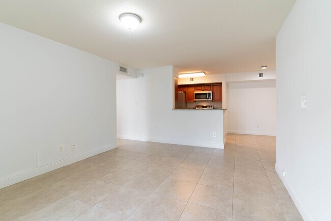 Building Photo - 875 Riverside Dr