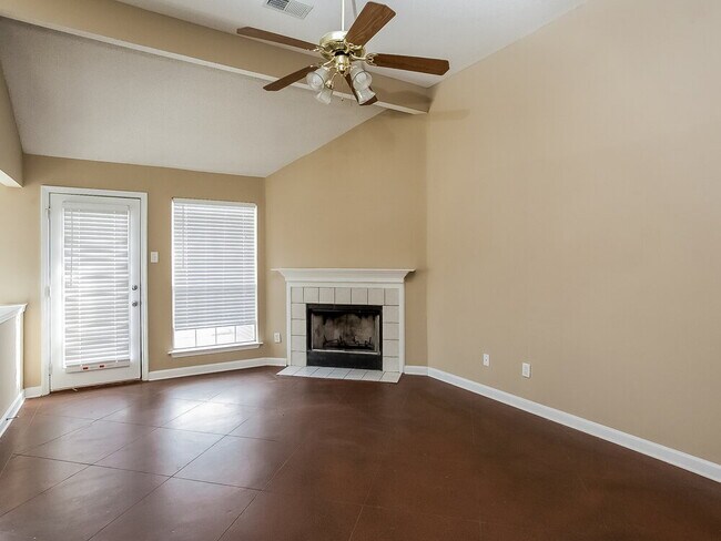 Building Photo - 150 Oakridge Dr