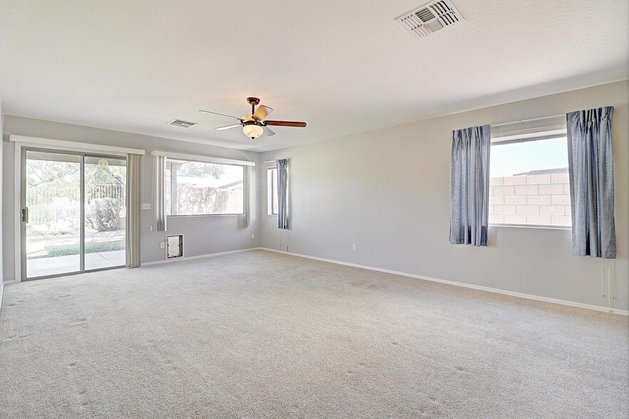 Livingroom - 25586 W North Star Ln