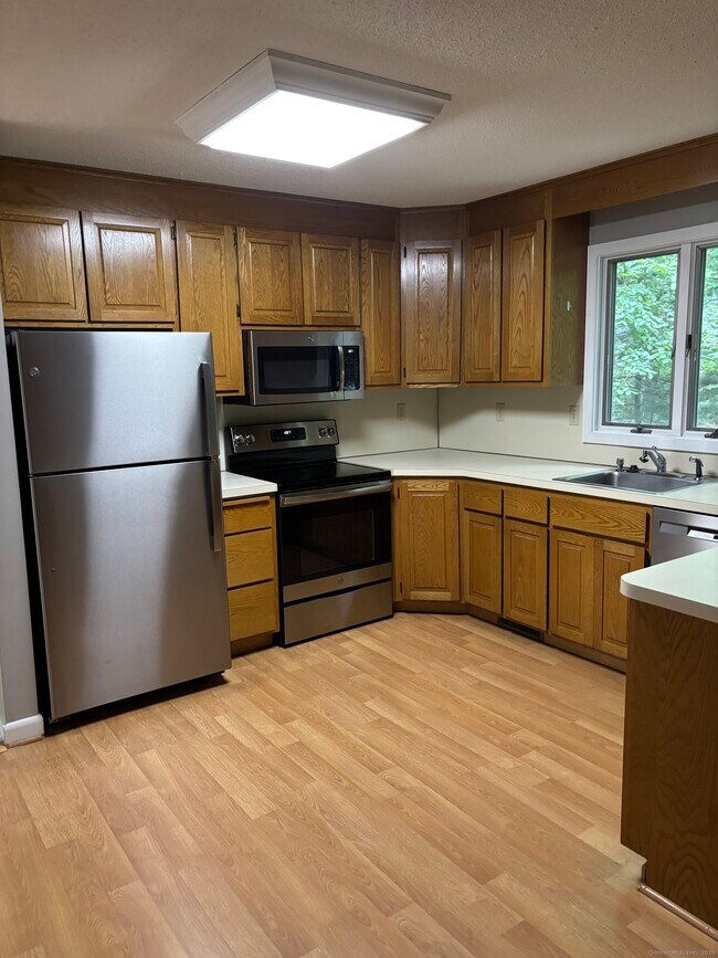 Building Photo - 350 Cavan Ln