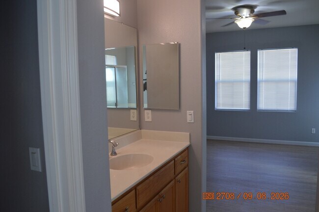 Building Photo - 5305 Cottage Cove Dr