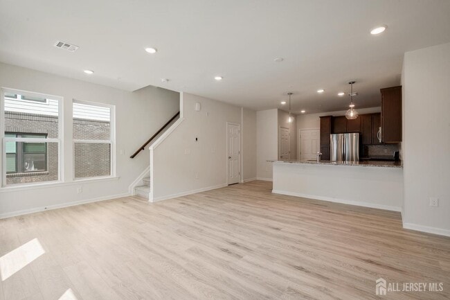 Building Photo - 628 Sadie Cir