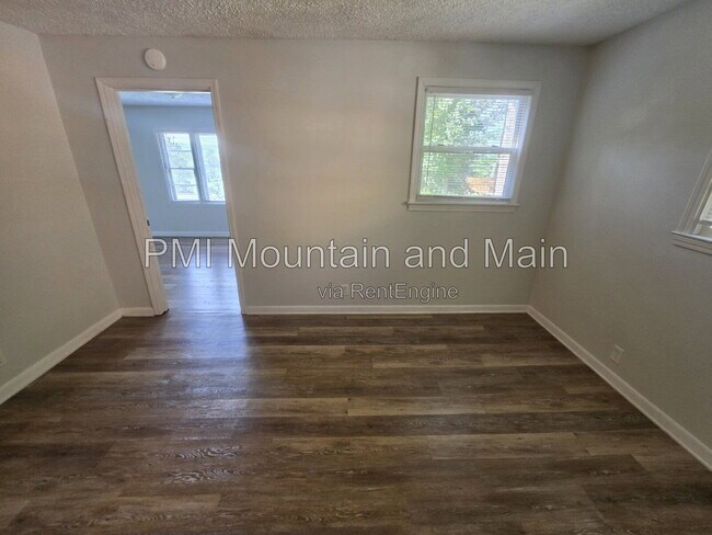 Building Photo - 114 Fenner Ave