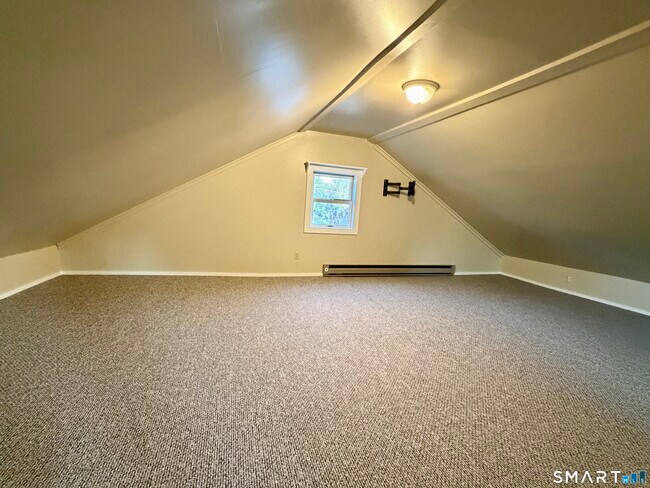 Building Photo - 38 Twining St