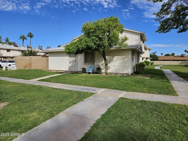 Building Photo - 1223 E Baker Dr