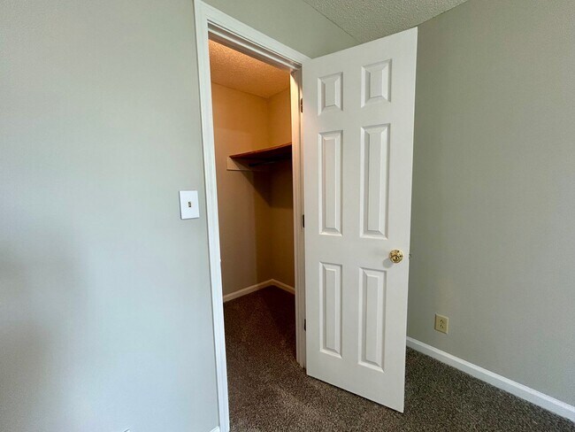 Building Photo - 1225 Cobblestone Ln