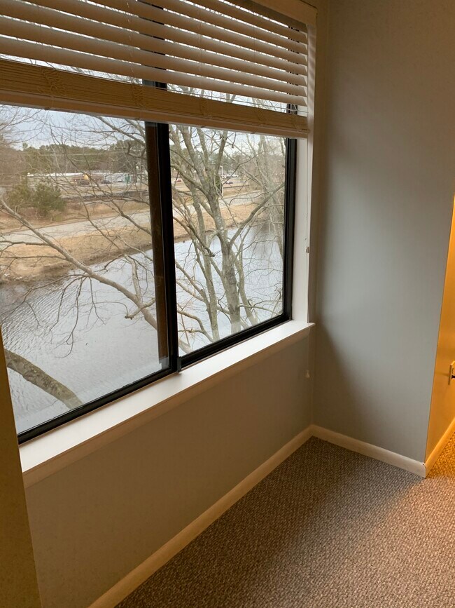 Building Photo - 231 Canal Park Dr