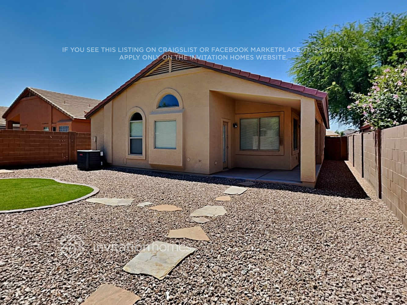 Building Photo - 1690 E Nancy Ave